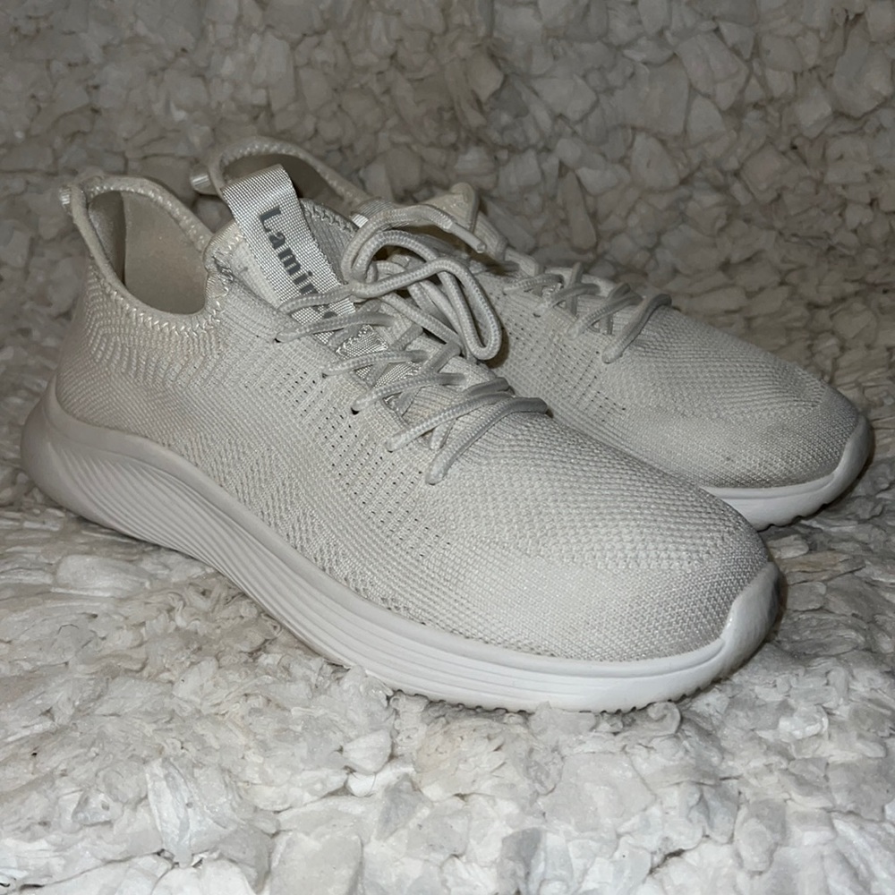 Lamincoa size 8.5 tennis shoes
